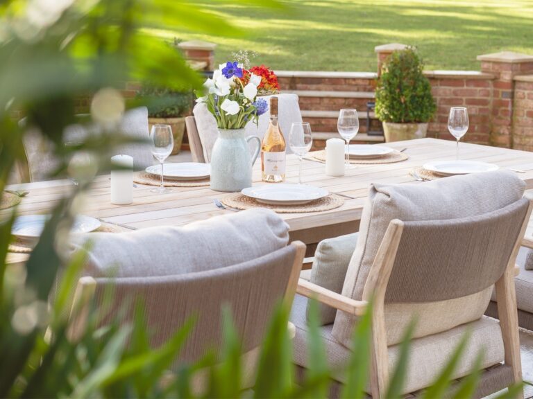 29 Stylish Garden Seating Ideas for Your Perfect Summer Sanctuary